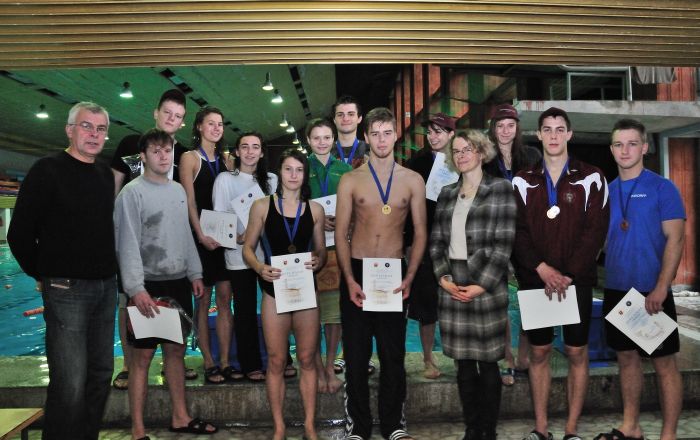 Kaip ir kiekvienais metais į Lazdynų baseiną Sveikatos ir sporto centras sukvietė studentus, panorusius varžytis dėl geriausiųjų universiteto plaukikų vardo. V. Naujiko nuotr.