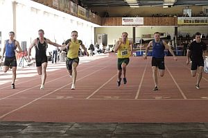 Trečias iš kairės - M. Skrabulis, 60 m bėgimo rungties čempionas, nuotrauka A. Četkausko
